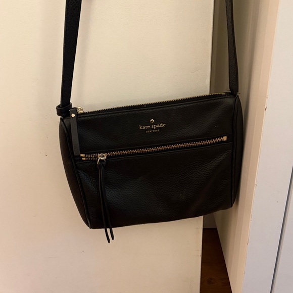 kate spade Handbags - Kate Spade Black Leather Crossbody Bag